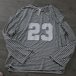 SHEIN Black and White Striped Long Sleeve Tee